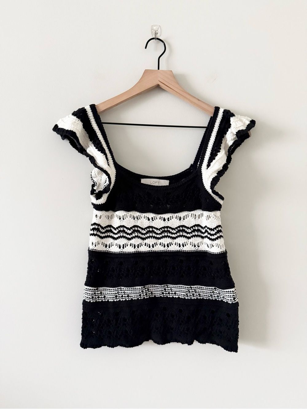 LOFT Black & White Crochet Knit Square-Neck Flutter Sleeve Tank Size S